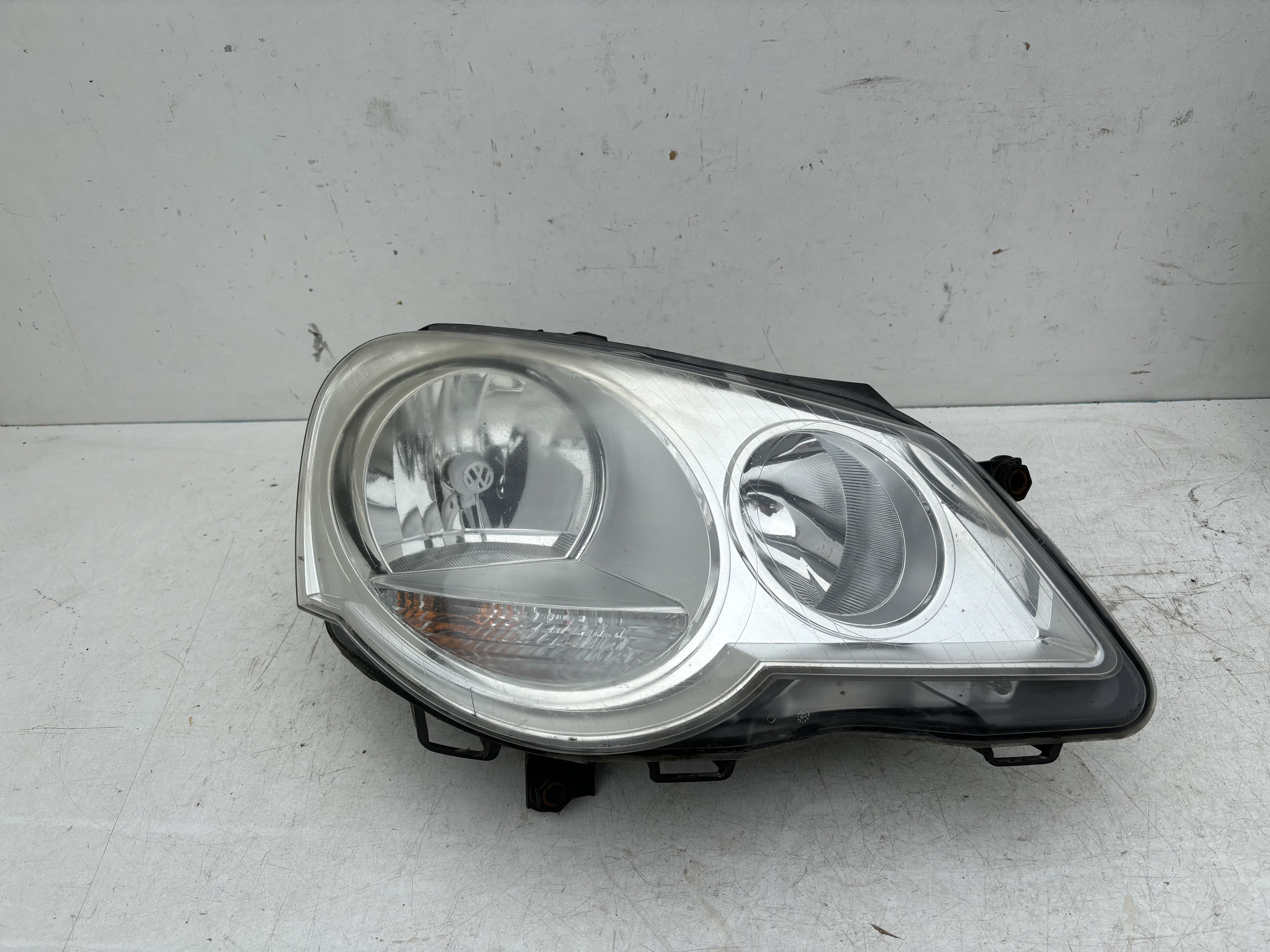 Lampa przednia lewa prawa Vw Polo 9N lift