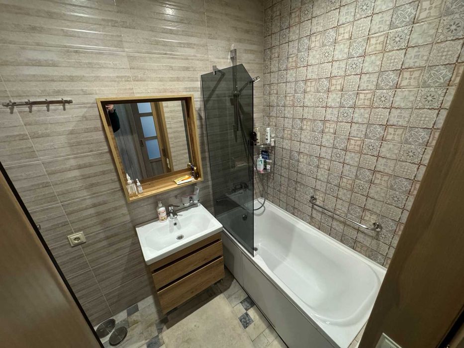 Двокімнатна квартира в Центрі з ремонтом та індивідуальним опаленням