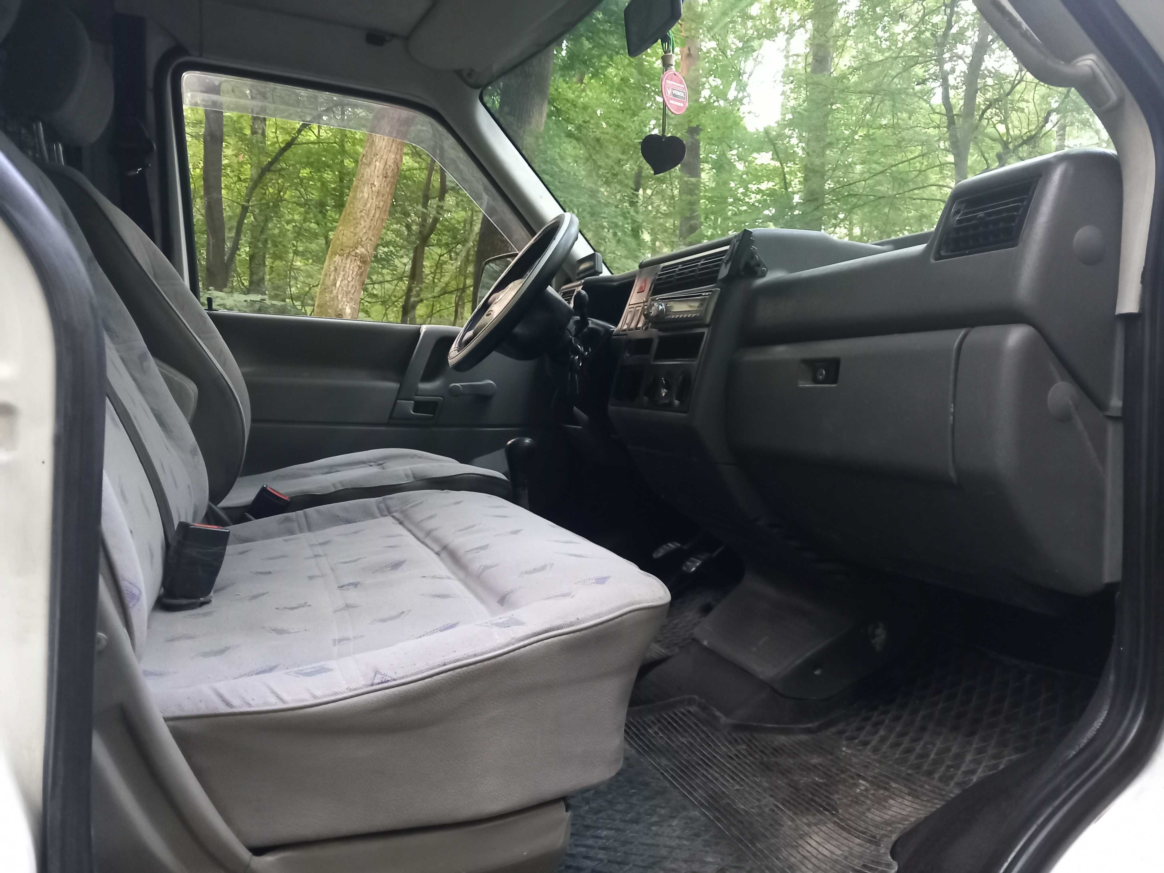 VW/T4/Transporter/Caravelle/2.5 TDI/9 Osób/Bez Korozji/OKAZJA