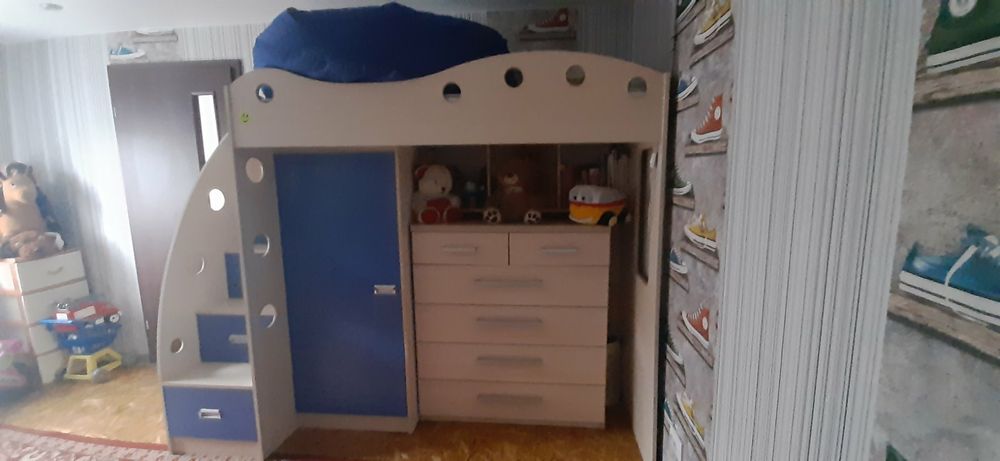 Продам меблі в дитячу кімнату