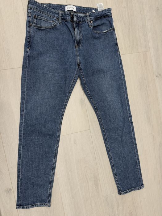 Продам джинсы Calvin Klein