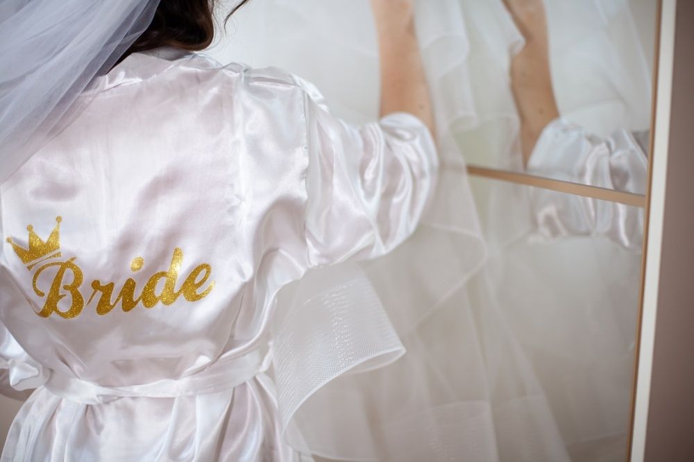 Весільна сукня (весільне плаття) + В ПОДАРУНОК халат для фотосесії