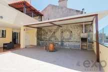 Apartamento T2 com amplo terraço