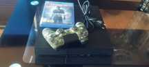 PS4 500 GB Pad gry