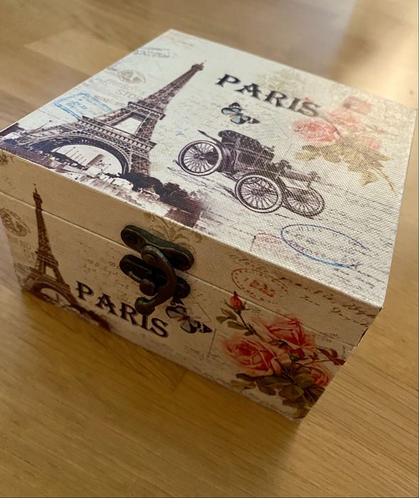 Шкатулка сундук, може підійти і дял декупажу, декору.