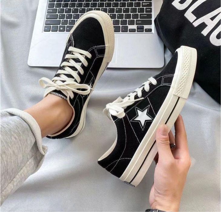 Converse чорного кольору