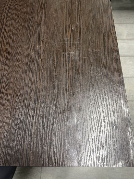 Продам столик з дефектом