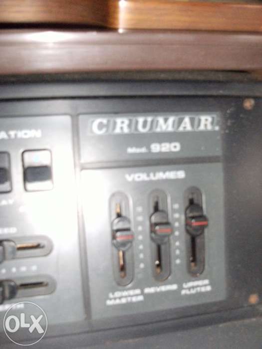 ÓRgão electrónico antigo em móvel - crumar 920