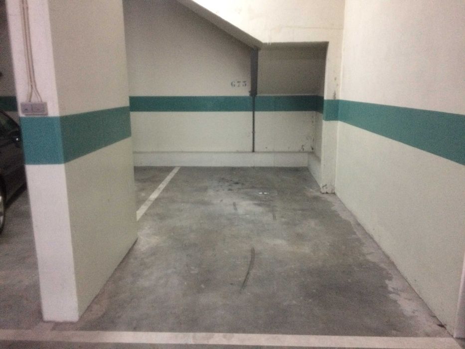 Arrenda-se Lugar de Garagem Paranhos Vale Formoso Arca D'Água Lidl