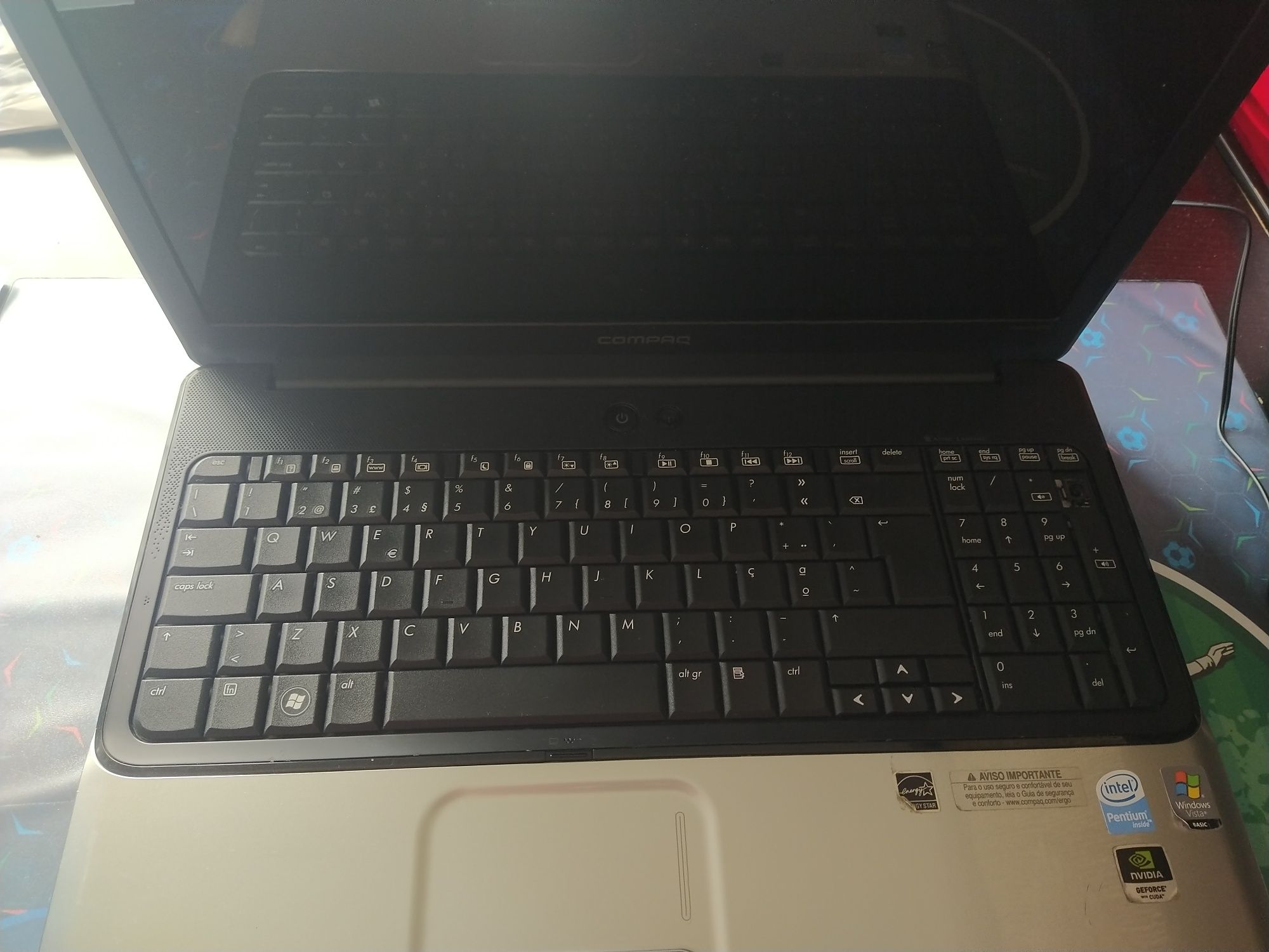 Portátil Compaq Avariado