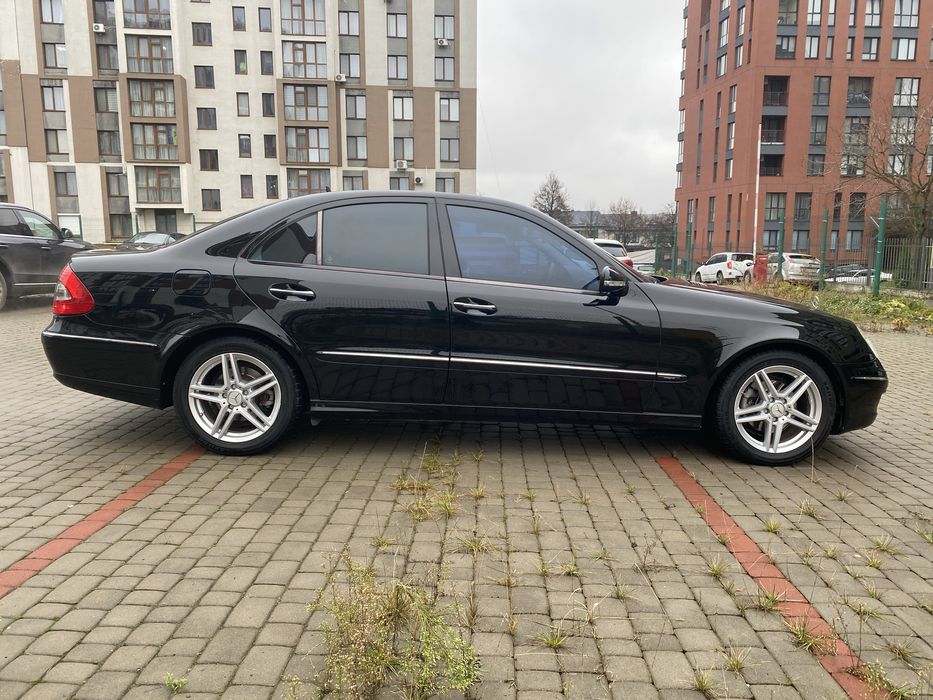 Продам Мерседес 211