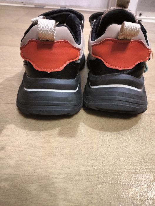 Кроссовки на мальчика 35 р