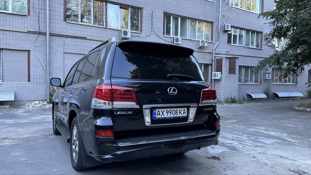 Продам Lexus LX 570 2012  року випуску