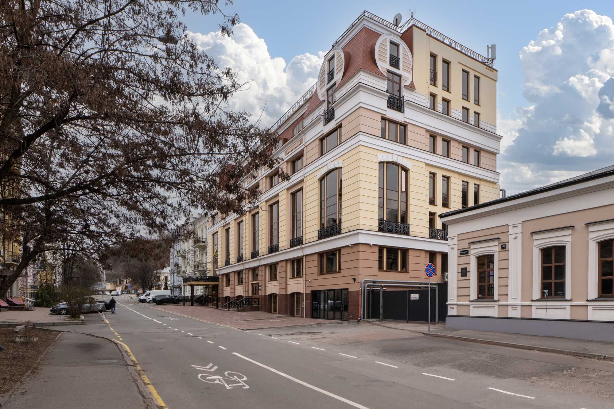 Продаж офісної будівлі (4057 кв.м.) в центрі Подола, без комісії