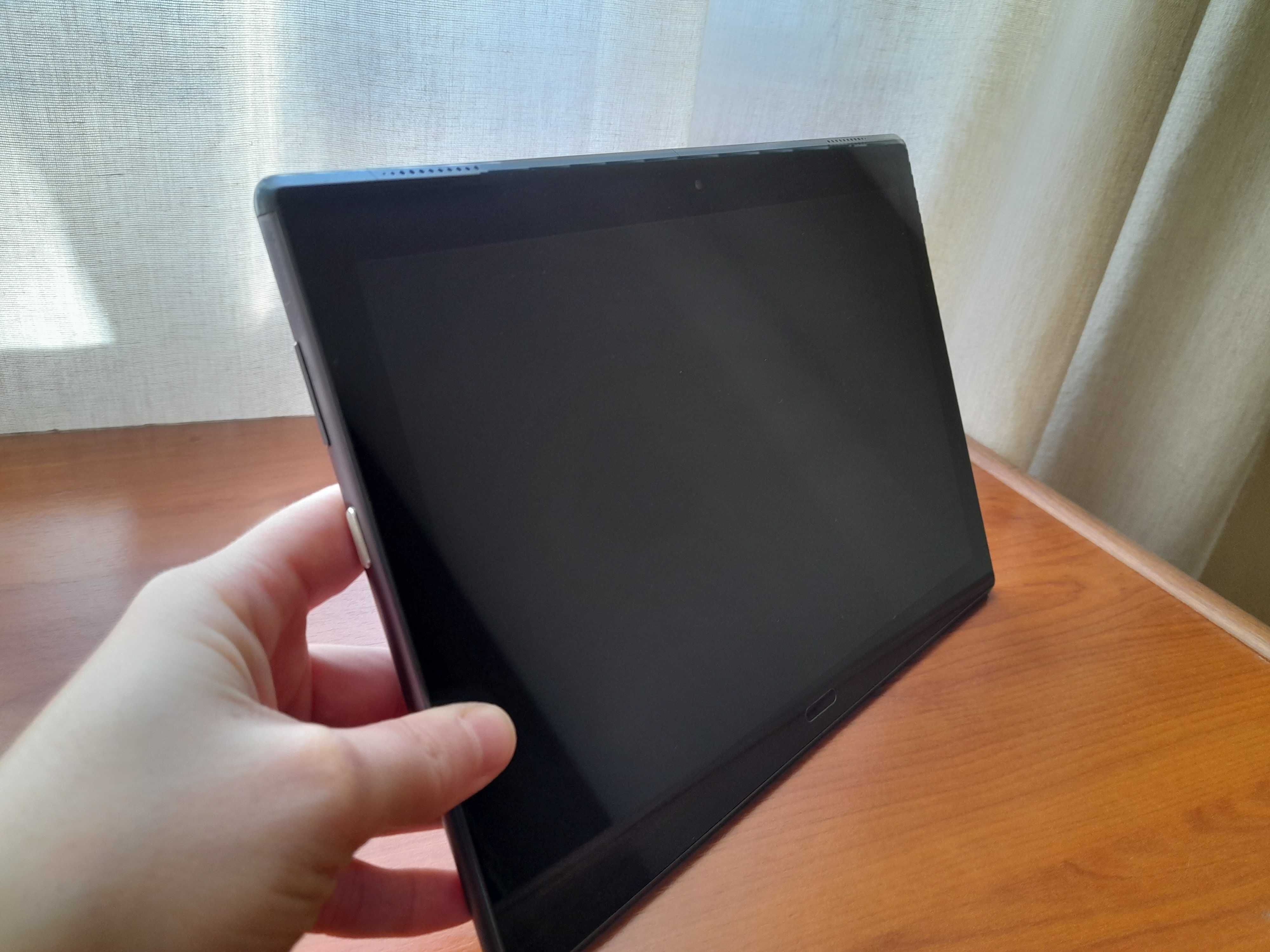 Tablet Lenovo TB-X704F