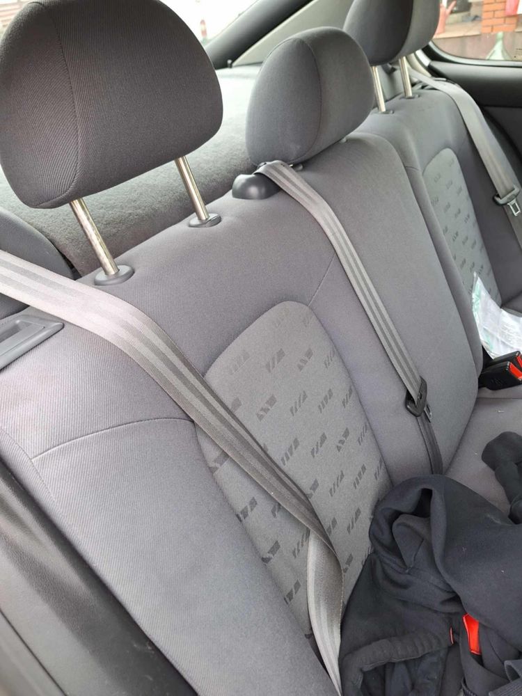 Seat Leon samochod osobowy