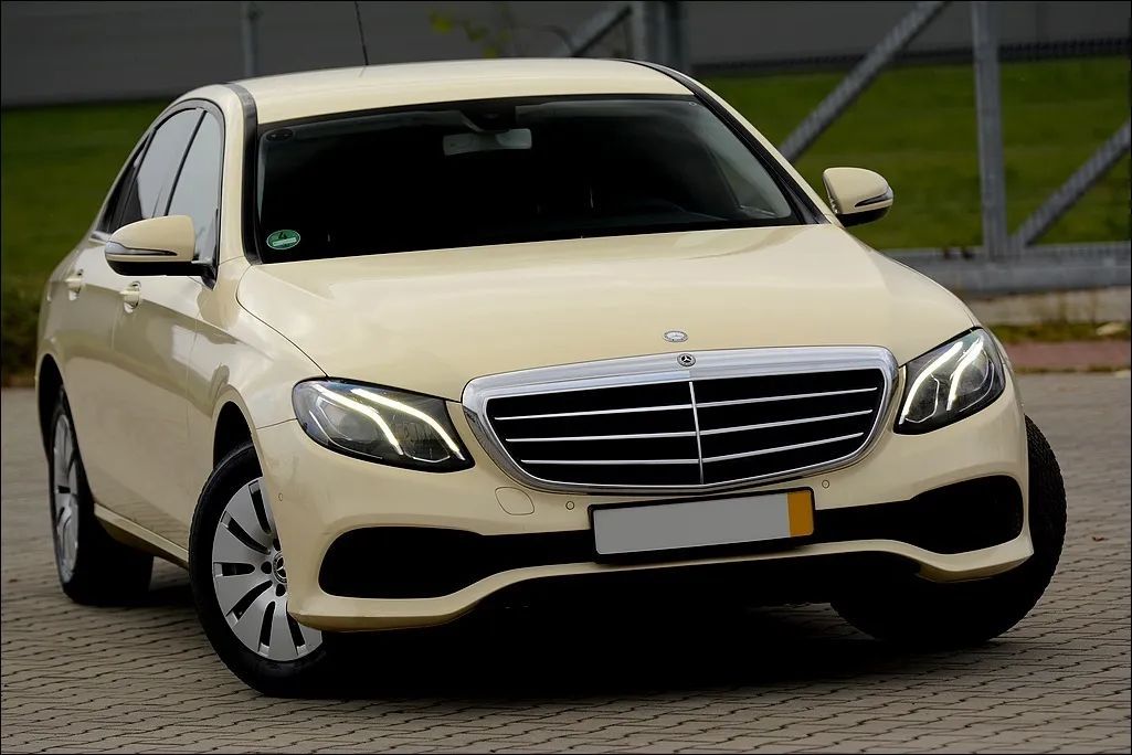 Mercedes-Benz Klasa E W213 * E 200d 150KM * MANUFAKTUR * TAXI * z Niemiec *