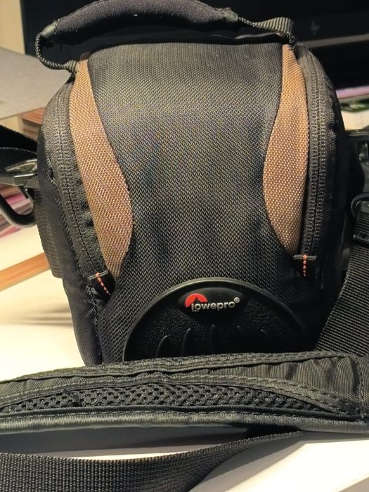 Bolsa Lowepro de ombro para máquina fotográfica compacta