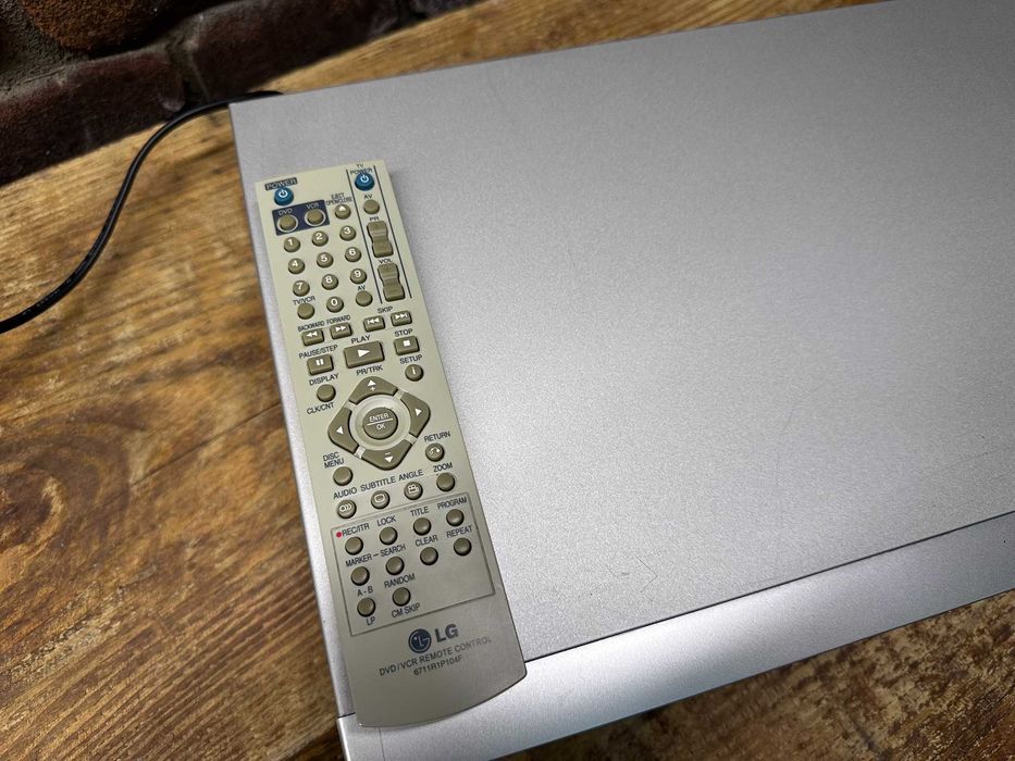 Odtwarzacz DVD oraz VHS  LG Combo V280