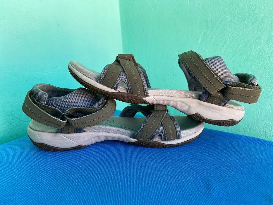 Босоніжки Clarks