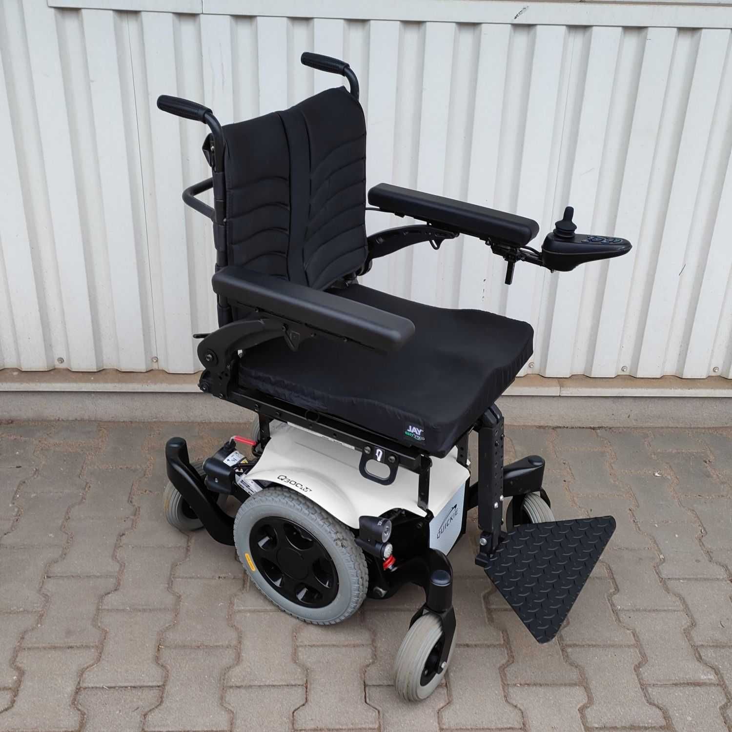 Wózek inwalidzki elektryczny Quickie q300m + nowe akumulatory