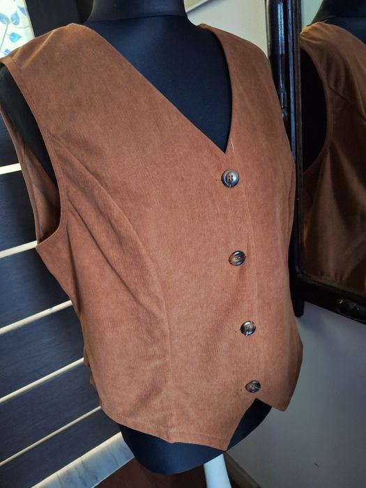 Śliczna damska kamizelka slim,