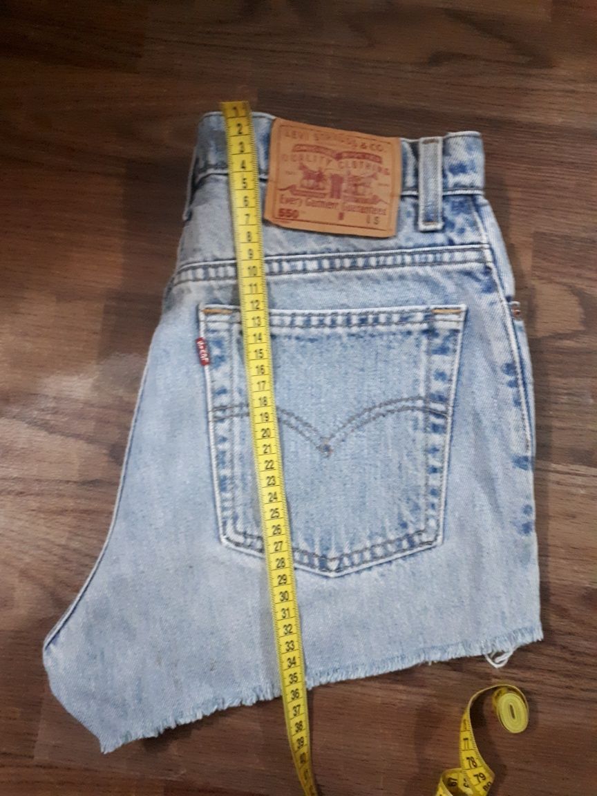 Джинсовые шорты Levis