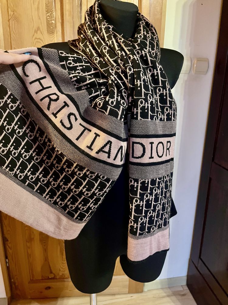Christian Dior długi gruby szal