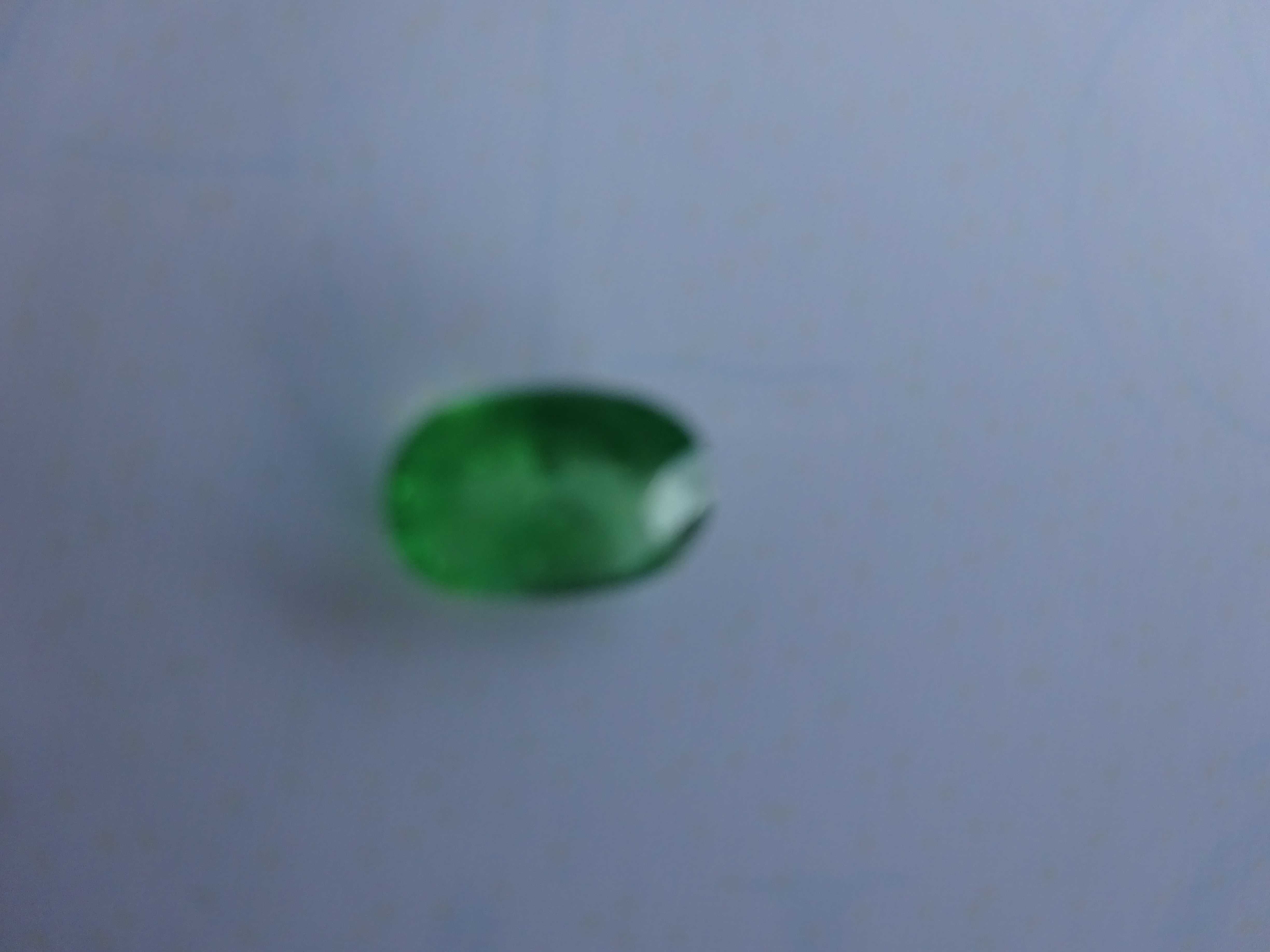 Pedra preciosa "Verde Tsavorita"