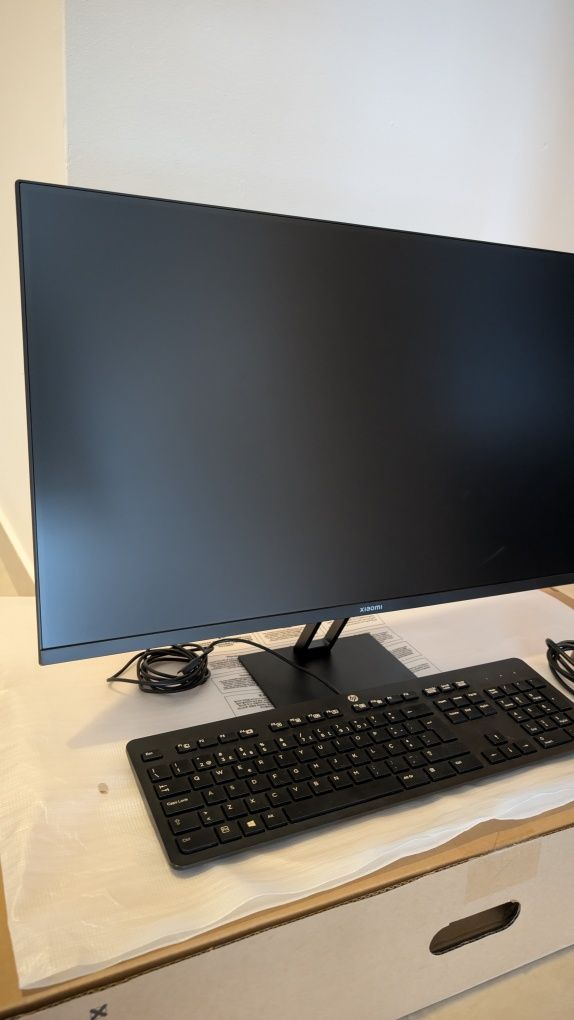 Xiaomi Mi Monitor A27i 27” + Teclado HP