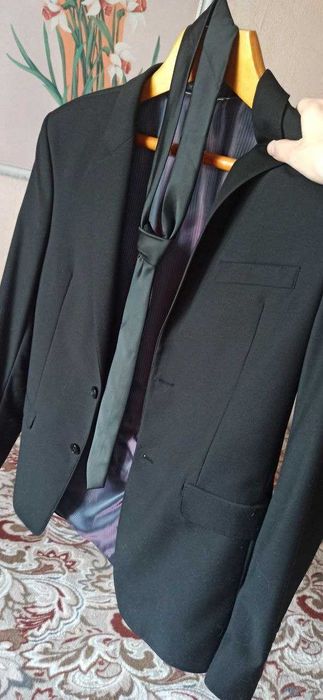 Чоловічий класичний  костюм, чорний