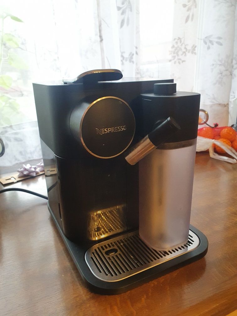 Ekspres DeLonghi Nespresso