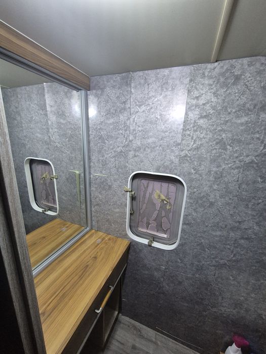 Roulote/caravana fixa em parque de campismo