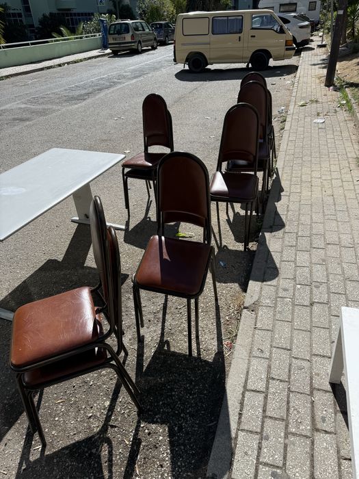Cadeiras em pele venda urgente