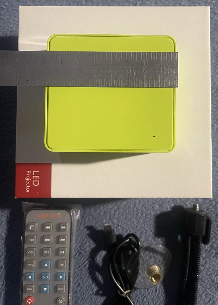 Продам Проектор unic uc 50