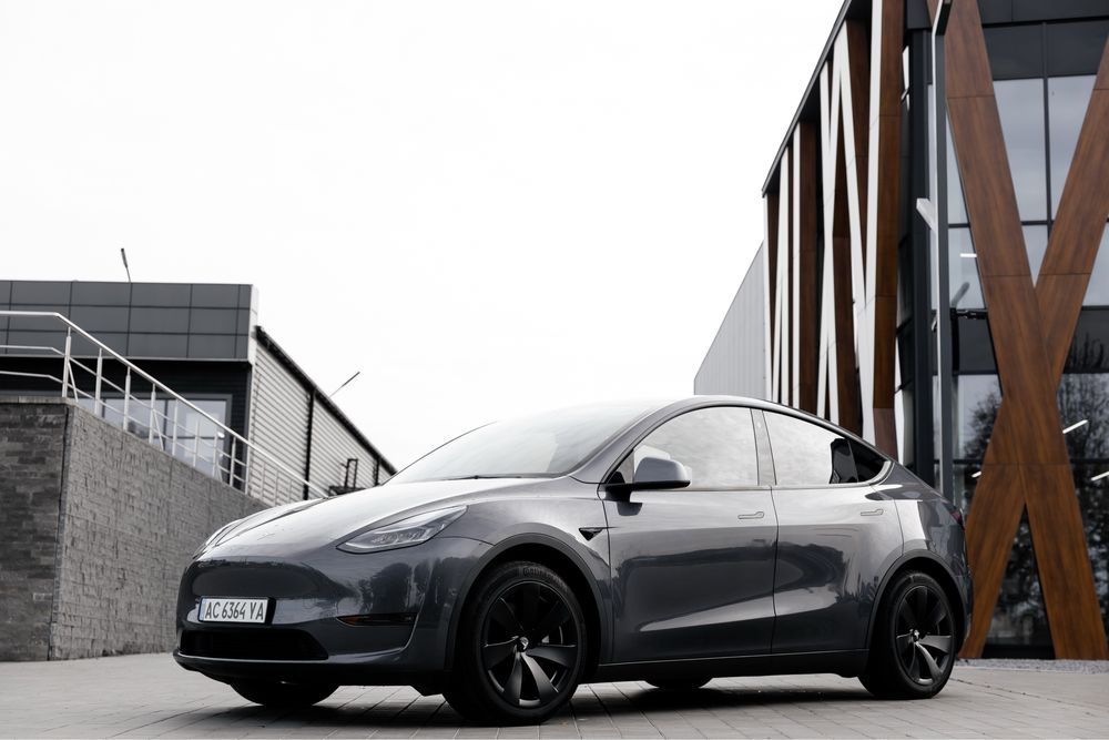 Tesla Y 2021/2022рік