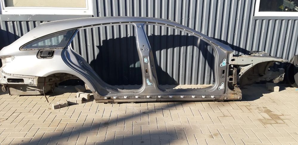 BŁotnik  Ćwiartka próg Mercedes CLS W218 2012r. 3.5CGi