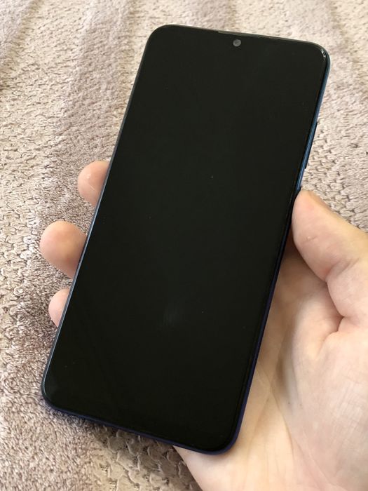 Телефон Huawei P smart 2019 3/64gb класний телефон