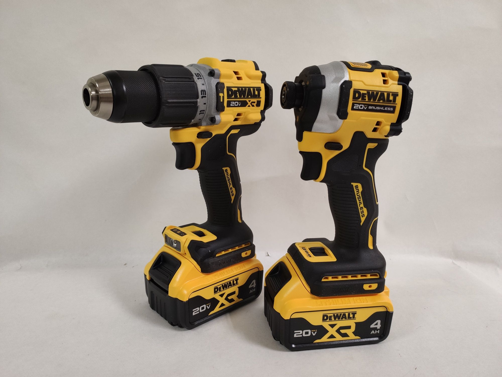 Набір безщіткових компактних шуруповертів DeWALT DCK2050M2 XR 20Vmax