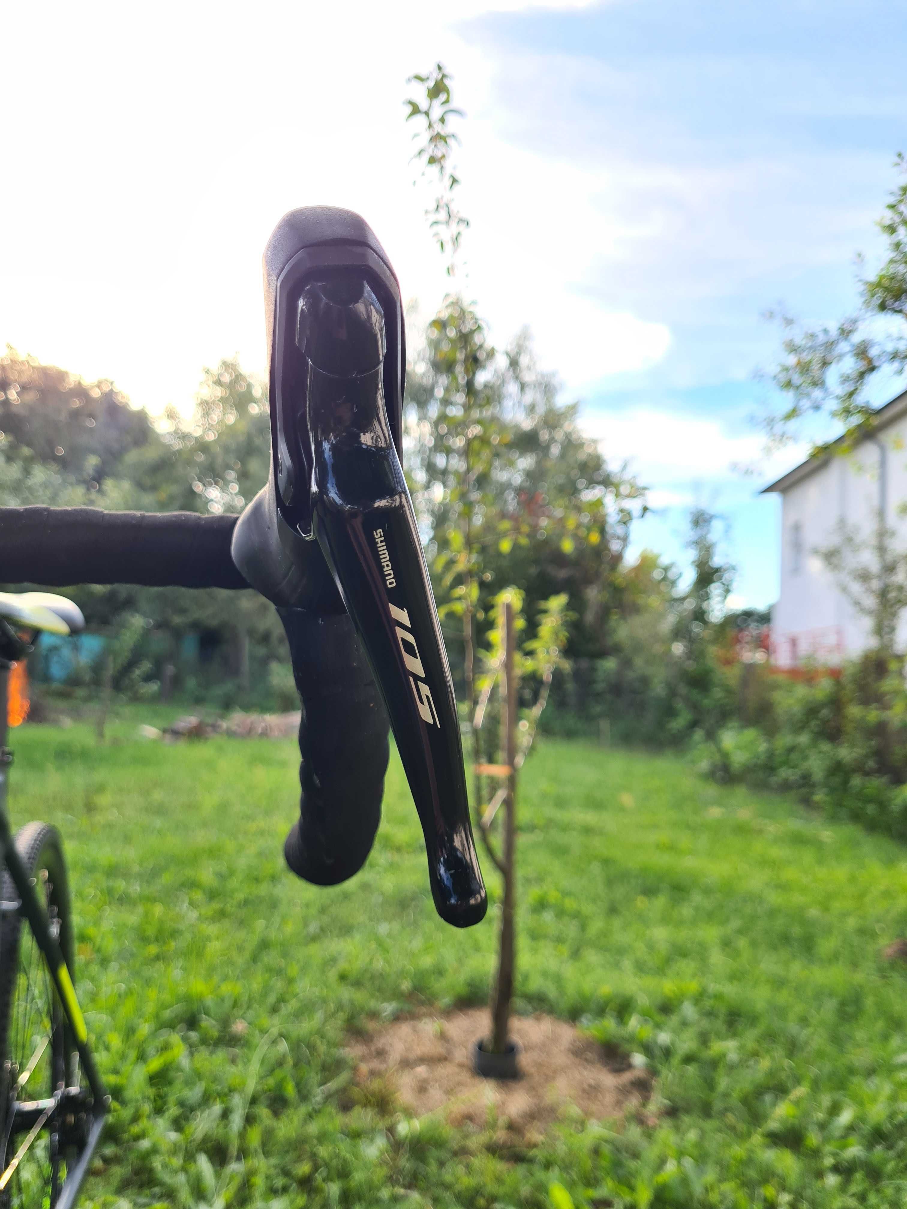 Gravel Cube Cross Race Pro r.56 – Shimano 105, hydro, karbon widelec