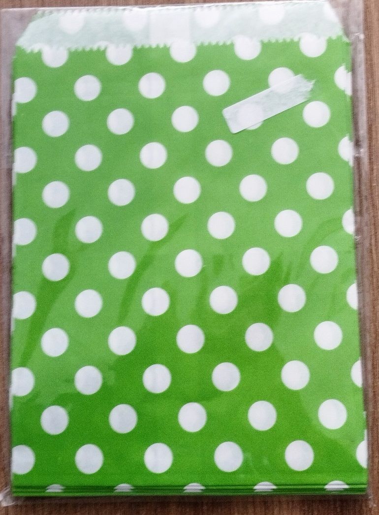 25 Sacos em  papel às bolinhas importados, originais  e únicos. NOVOS