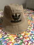 Berecik adidas beżowy