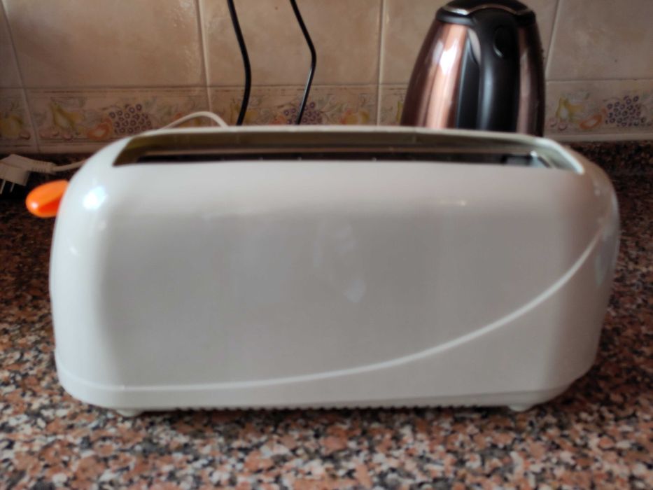 Torradeira estilo retro Kunft (usada)