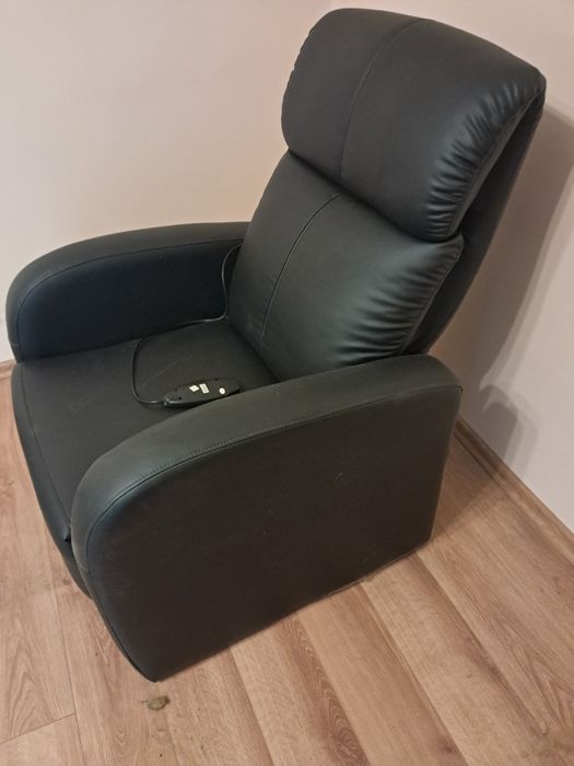 Fotel rozkladany do masażu,z masazem,jak nowy