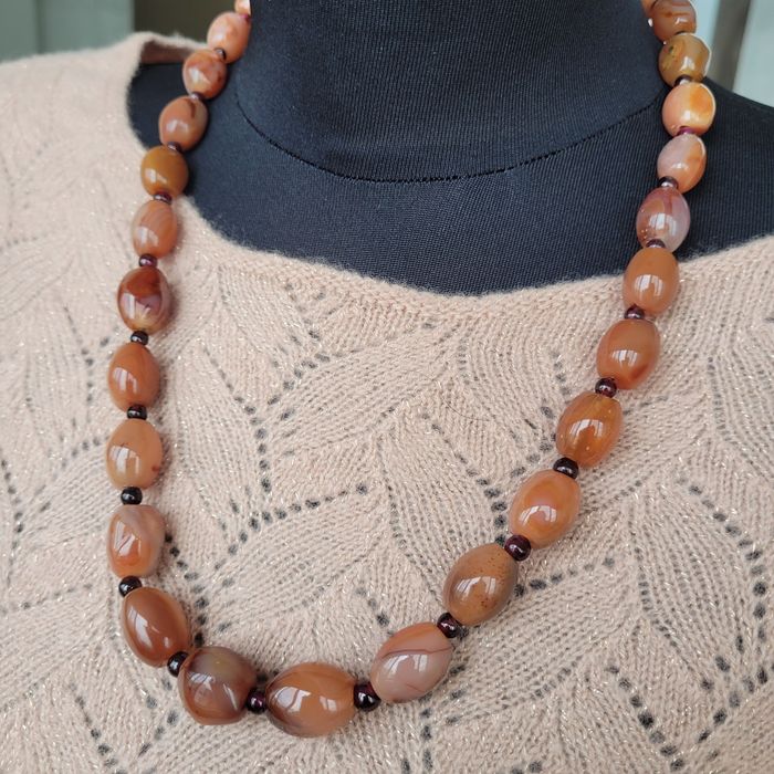 Бусы из натурального сердолика