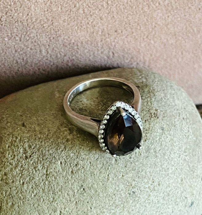 Каблучка з раухтопазом.