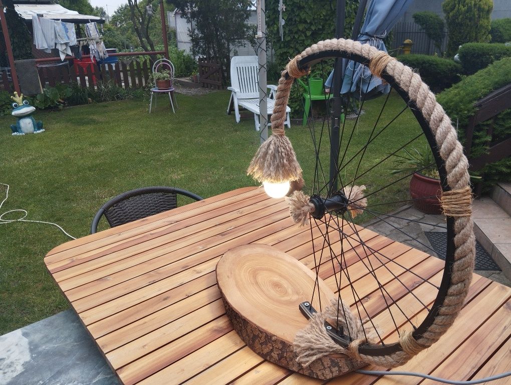 Stylowa lampa w stylu Loft kwietnik
