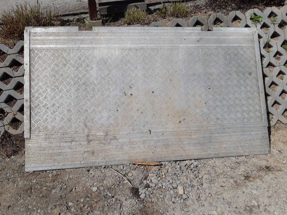 Najazd aluminiowy 210x120cm