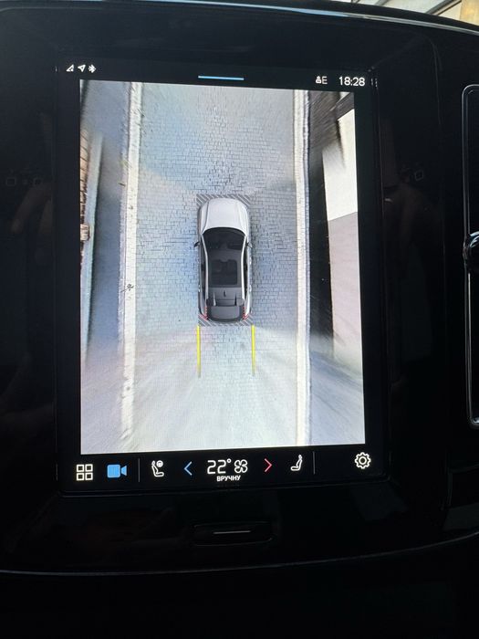 Volvo C40 вольво електро