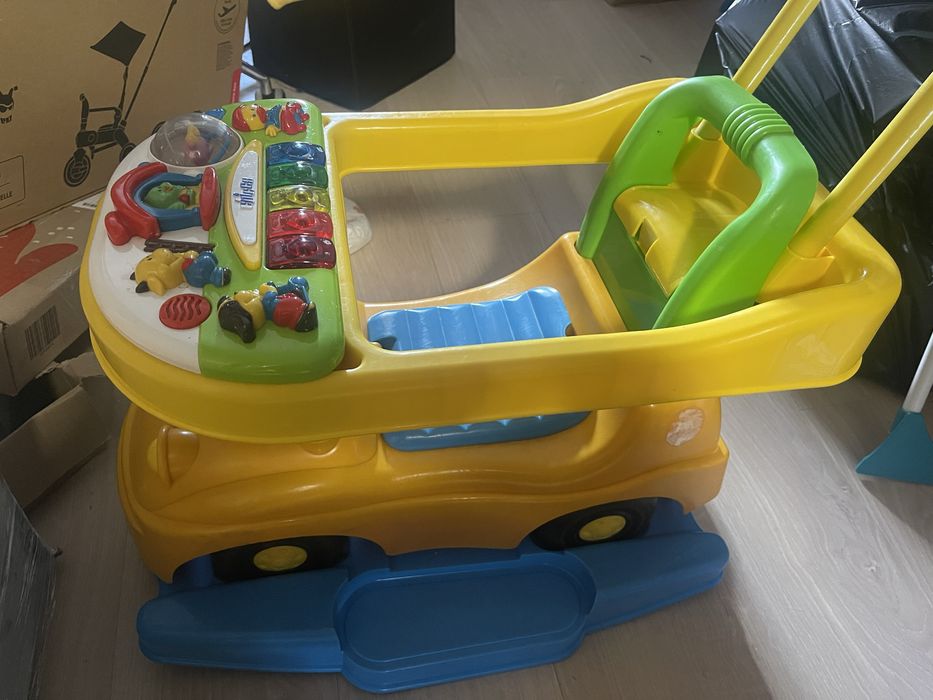 Chicco толокар машинка качалка